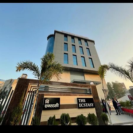 Hotel The Ecstasy Chinhat 外观 照片
